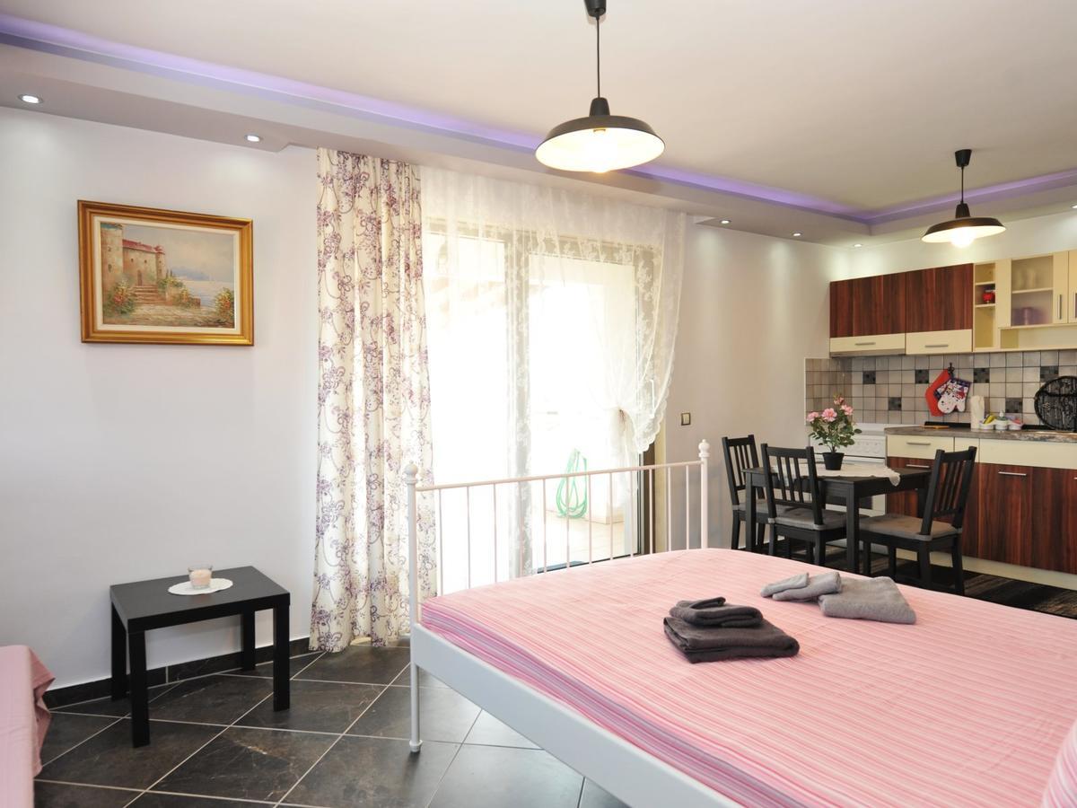 Alice Wonderland Home Nea Flogita Halkidiki מראה חיצוני תמונה