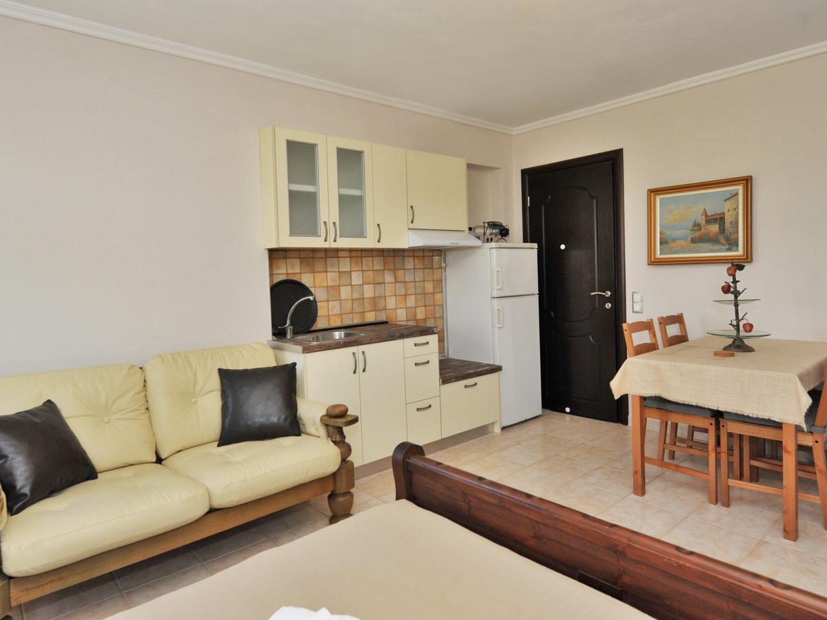Alice Wonderland Home Nea Flogita Halkidiki מראה חיצוני תמונה